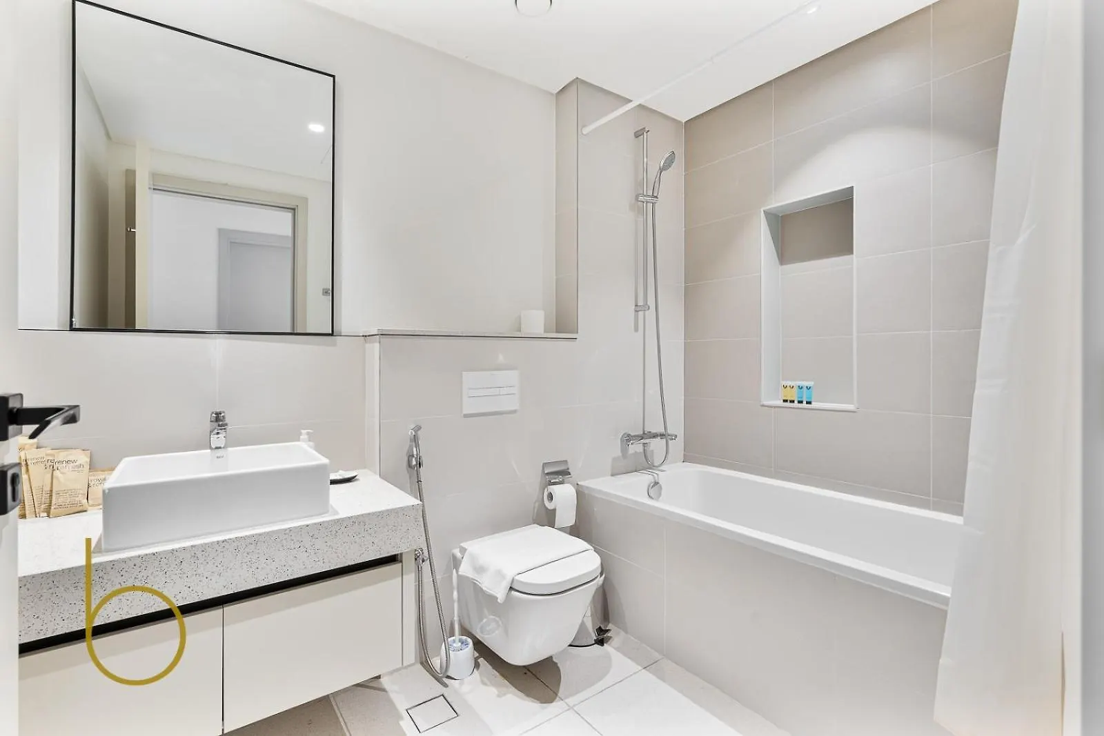 Bookable - 2 Bedroom Marina In Vista Emaar Beachfront Dubai